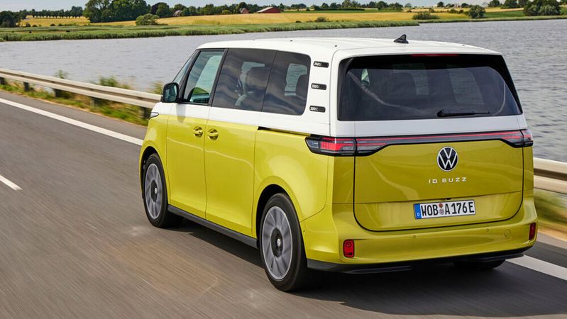 VW Nutzfahrzeuge hat zuletzt weniger verkauft, doch der Auftragseingang ist hoch. Das liegtr auch am ID Buzz.(Bild:  VW)