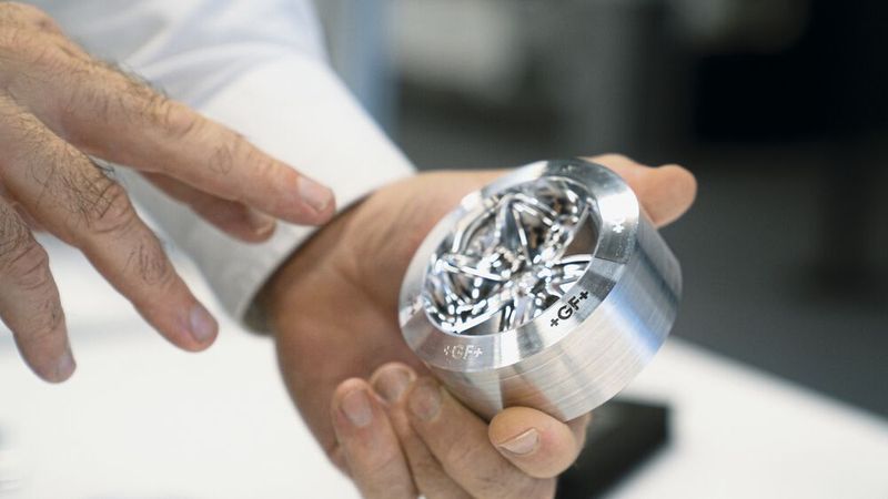 Ein komplexes Bauteil gefertigt auf einer Werkzeugmaschine von GF Machining Solutions.  (Bild: OTS)