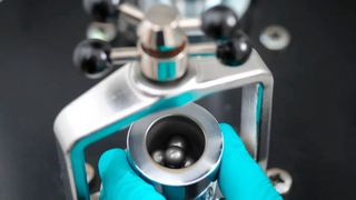 In der Mechanochemie steckt einiges an Nachhaltigkeitspotenzial für die Chemieindustrie. (Bild: Frank Vinken)