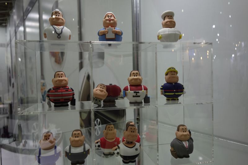 Sogar die USB-Sticks werden der Menschheit angepasst. Muss an den Film Wall-E denken. (Bild: IT-BUSINESS)