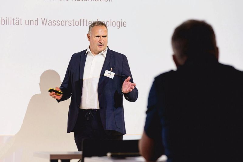 Impressionen der Fachtagung „Mehr Effizienz im Presswerk“ 2025 in Würzburg. (Bild: Stefan Bausewein)