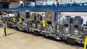 Gesamtansicht der Umformanlage mit einer Länge von 25 Metern. (Bild:  Schmale Maschinenbau)