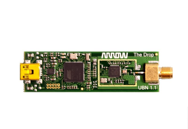 TheDrop Kit von Arrow: Das USB-Board an einen Windows-PC angeschlossen, ermöglicht den Empfang aller Daten, die von dem Solar- und Peltierboard gesendet werden (Bild: Arrow)