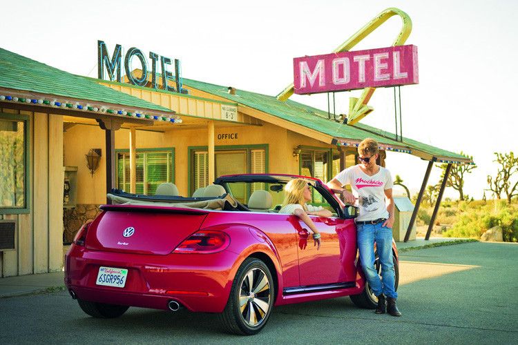 Der serienmäßige Heckspoiler ist in Wagenfarbe lackiert. (Foto: VW)