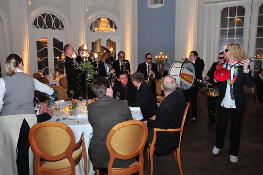 ...bei der die Gruppe „Ramba Zamba“ für ordentlich Stimmung sorgte. (Archiv: Vogel Business Media)