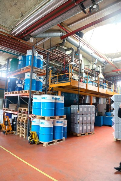 Installations de production chez Blaser Swisslube SA. (JR Gonthier)