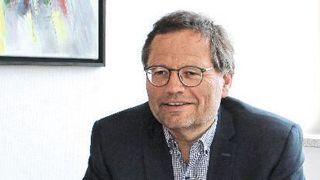 Stefan Puchtler, Leiter des Geschäftsbereichs Kompensatoren bei Frenzelit, erläutert, worauf es beim Einsatz und der Herstellung von Kompensatoren ankommt.  (Frenzelit)