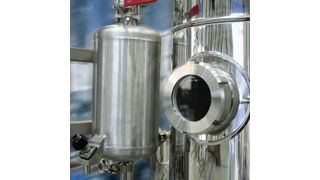 Mit dem Vapotest-Probekühler von Christ Aqua Pharma & Biotech erfolgt die Entnahme von Reinstdampfproben ergonomisch auf mittlerer Bedienhöhe.  (Bild: Christ Aqua Pharma & Biotech)