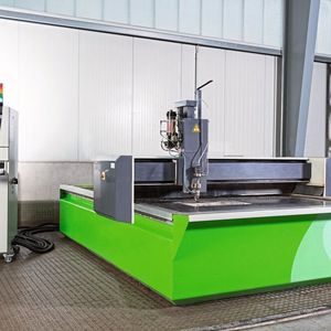 Die Wassertrahl-Schneidanlage EcoCut WS 3020 verwirklicht dank aktueller Komponenten und Technologie bis zu 25 Prozent höhere Leistungsdichte und bis 40 Prozent höhere Schneidgeschwindigkeit.