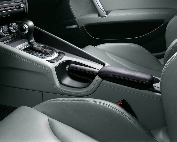 Abb.2: Der neue Audi TT: Um die Mittelkonsole zu optimieren, wurden Vorserien-Test-Modelle im Vakuum-Gießverfahren hergestellt. Bilder: Audi+Primeparts (Archiv: Vogel Business Media)