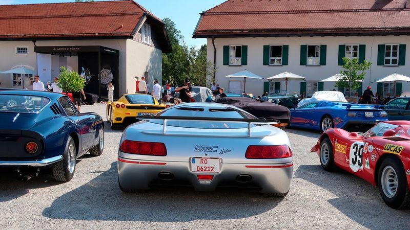 Der Lotec Sirius wird von einem V12-Ottomotor aus dem Mercedes-Benz W140 angetrieben, dessen Kraft über ein Sechsgang-Schaltgetriebe von Cima auf die Hinterräder geleitet wird. (Bild: Diehl – VCG)