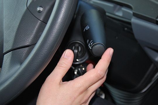 Beim Bremsen – hier mit dem Retarder – arbeitet der E-Motor als Generator und lädt die Batterie auf. (Archiv: Vogel Business Media)