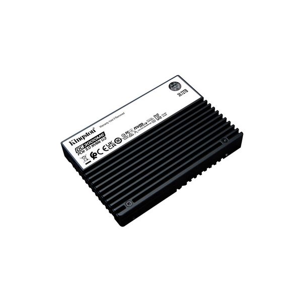 Kingston verwendet für die 2,5-Zoll-SSD speziell für den Enterprise-Einsatz ausgelegte 3D-eTLC-NAND-Bausteine. Die Datacenter-SSD verfügt zudem einen Schutz gegen Datenverlust bei Stromausfall. (Bild: Kingston)