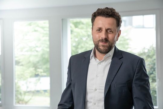 Nils Stello, Geschäftsbereichsleiter HMI bei ROSE Systemtechnik, Geschäftsbereichsleiter HMI bei Rose Systemtechnik: „Wir sind gerade mit einem namhaften Unternehmen im Gespräch, das sich vorstellen kann, in einigen Jahren seine gesamte Fertigung aus der Cloud zu steuern.“(Bild:  Rose Systemtechnik)