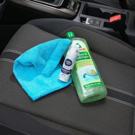 Wer sich sein Auto mit anderen teilt, sollte es desinfizieren.(Bild:  sp-x)