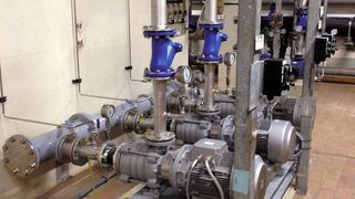 Installierte Edur-Mehrphasenpumpen LBU 603 D160L /15,0 KW (Bild: Edur)