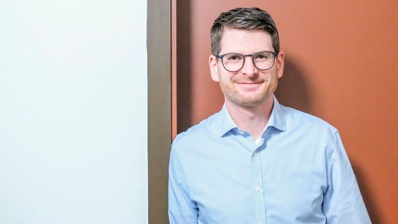 Lennart Schaer, Programmleitung Komm2IT, freut sich, dass mit allen Beteiligten ein klares Zielbild entwickelt werden konnte.(Bild:  GovConnect)