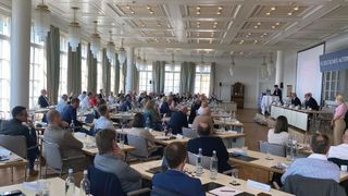 Der 15. Deutsche Autorechtstag bot den Teilnehmern im Grand Hotel auf dem Petersberg wieder ein breites Spektrum an Rechtshemen, die die Autobranche betreffen. (Deutscher Autorechtstag)