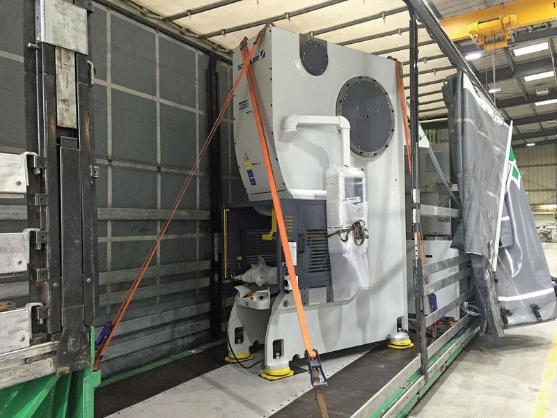 Ordentlich verzurrt hat die CSC 1000 rund 2000 km auf einem Anhänger zurückgelegt. (Bild: Beutler Nova)