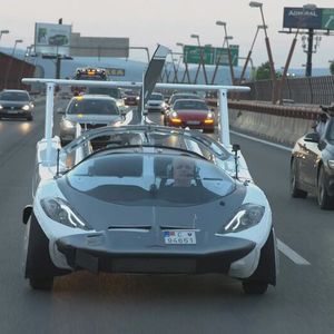 Dieses Bild gibt das flugfähige Auto von Klein Vision auf der Straße ab.(Bild:  Klein Vision)