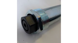 Neuartiger Spreizbolzen zur gleichzeitigen kraft- und formschlüssigen Verbindung (Hytorc Seis)