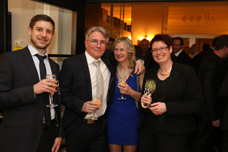 Jan Kollorz, ENO, Achim Heisler mit Ehefrau, A-H-S Systemhaus, und Susanne Ramaker, ENO (IT-BUSINESS)