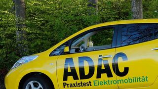 Der ADAC hat über fünf Jahre einen Nissan Leaf getestet. Dabei haben sich Reichweitenverluste von 11 Prozent ergeben. (ADAC)