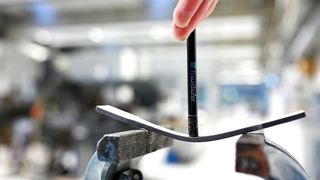 bild-1-hdpe-pruefkoerper-zugeigenschaften-en-iso-527-1a-fraunhofer-ipa-universitaet-bayreuth (Quelle: Fraunhofer IPA)