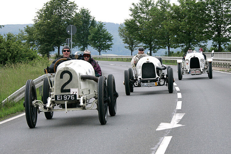 Mit diesen Rennwagen trat Opel im Jahr 1914 beim Grand Prix von Lyon an. (Foto: Opel)