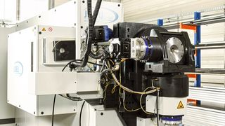 Die Freiformbiegemaschine NSB 090-S der Firma Neu ist mit einer Mitsubishi Electric 
Steuerung ausgestattet. (Bild: utg)