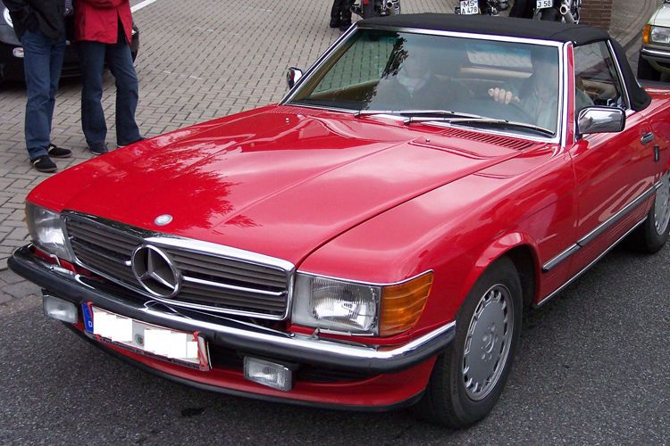 Rang 4: Mercedes Benz SL R 107 mit 15.798 H-Kennzeichen / Bestand 19.964 (Bild: Mercedes-Benz 560 SL / Stahlkocher / CC BY-SA 3.0)