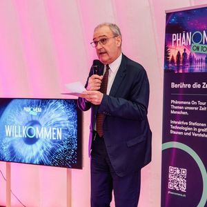Bundespräsident Guy Parmelin bei der Eröffnung der Phänomena.  (Bild: David Biedert)