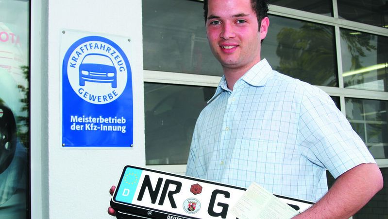 Für die Autohändler wäre die nächste Stufte des i-Kfz eine große Erleichterung: Dann können sie die Fahrzeuge ihrer Kunden selbst online zulassen.(Bild:  Promotor)