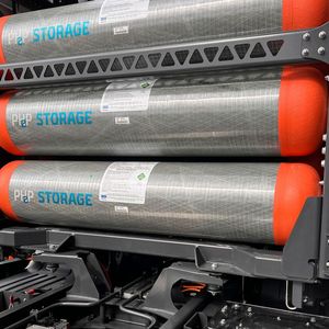 So sieht der PH2P Storage der Paul Group real aus, wenn er in einem Wasserstoff-Lkw verbaut ist.(Bild:  Paul Group)