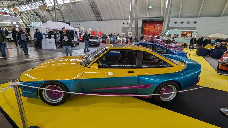 Filmisch wurden dem Manta und seinen Fahrern mit „Manta, Manta“ und „Manta – Der Film“ (beide 1991) sowie „Manta Manta – Zwoter Teil„ Denkmale gesetzt, oft mit eher ironisch-abwertendem Charakter. (Bild: Dominsky – VCG)