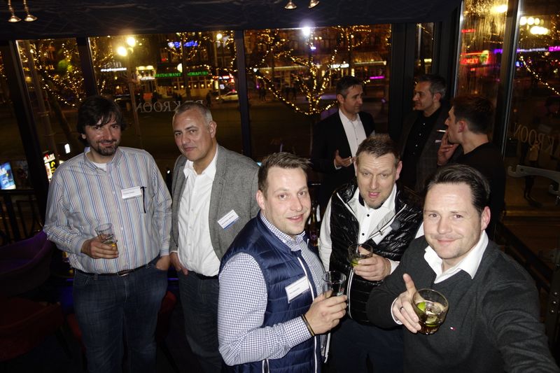 Die Raucher müssen auch in Amsterdam auf den Balkon! (Bild: IT-BUSINESS)