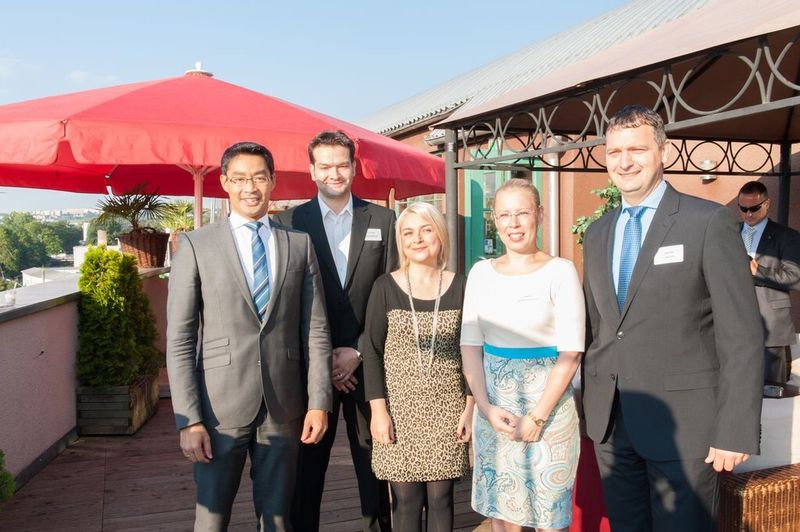 V.l.: Bundesminister für Wirtschaft und Technologie Dr. Philipp Rösler, Jörg Petzold (Senvital ), Judith Richter (BIP), Annett Barth (Delta Barth) und Gregor Götz (Vowalon). (Bild: Holger Heyne)