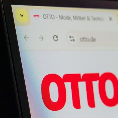 adobestock-1372947755-sdf-qwe-otto-ki-im-e-commerce-ai-commerce-agentic-commerce-1000x562v1 (Bild: © SDF_QWE/stock.adobe.com)