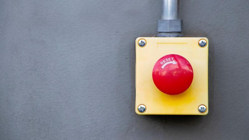 Zwei Gesetze stärken das Cloud-Switching: Der EU Data Act durch Vorgaben zu Interoperabilität und Datenexport und die DSGVO, die mit dem Recht auf Datenübertragbarkeit ergänzend personenbezogene Daten beim Anbieterwechsel absichert. (Bild: ©  MemoryMan - stock.adobe.com)