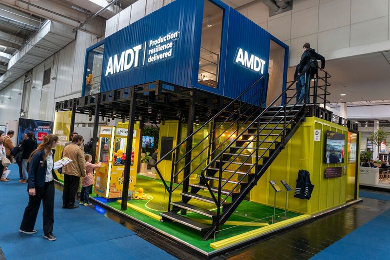 AMDT ist ein Anbieter von Lösungen für die Aufgaben Backup und Versionskontrolle in der industriellen Automatisierung. Das Unternehmen, gegründet im Jahr 2022 durch die Fusion der Auvesy GmbH und MDT Software Inc., hat sich mit seinem Produkt namens Octoplant der Sicherstellung, Resilienz und schnellen Wiederherstellung von Produktionssystemen verschrieben. Zu den Hauptfunktionen gehören automatisierte Backups, das IoT-Gerätemanagement, der Bedrohungsschutz und Business-Intelligence-Funktionen. (Bild: Vogel Communications Group)