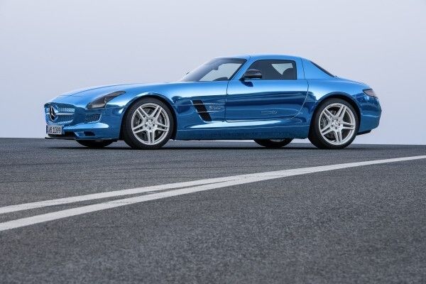 Der Mercedes-Benz SLS AMG Coupé Electric Drive - mit einer Gesamtleistung von 552 kW und einem maximalen Drehmoment von 1000 Nm der stärkste Elektro-Supersportwagen der Welt (Daimler AG)