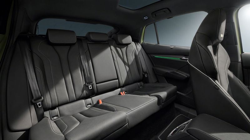 … als auch im Fond. (Skoda)