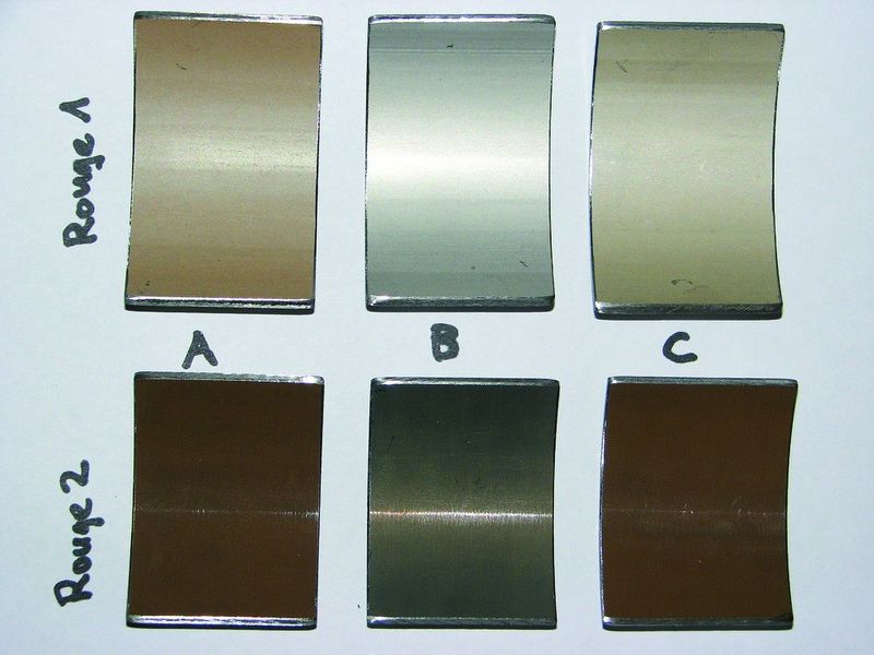 Rouging 1 und 2 aus heißgelagertem WFI Rohrleitungssystem: Muster A =	unbehandelt Muster B =	1,25 % Diruneutra, 1 Std. bei 80 °C, pH 7 Muster C =	15 % Phosphor-/Zitronensäure-Lösung, 4 Std. bei 80 °C, pH  (Bild: Ateco Services)