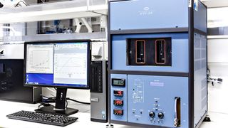 Bei der dynamischen mechanischen Analyse (dma) werden die frequenz-, amplitude- und temperaturabhängigen mechanischen eigenschaften von festkörpern bestimmt. (Bild: Fraunhofer LBF)