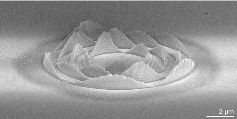 Schicht für Schicht gedruckte Kupferstruktur mit einer räumlichen Auflösung von etwa 200 Nanometern. (Alain Reiser/ETH Zürich)