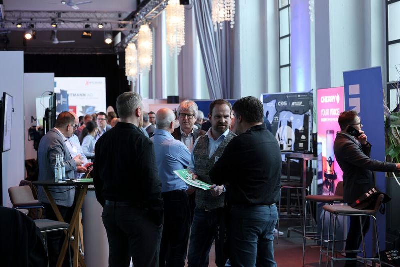 Rund 250 Teilnehmer und Besucher tauschten sich intensiv über die aktuellen Themen der Branche aus. (Bild: Nordanex)