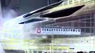 Der weltweit größte Anbieter von Schienenverkehrstechnik setzt auf die Messexpertise von Kistler. Dank einer einzigartigen Crashwand lassen sich die Aufprallkräfte der Hochgeschwindigkeitszüge und deren Komponenten präzise messen und analysieren.  (Kistler)