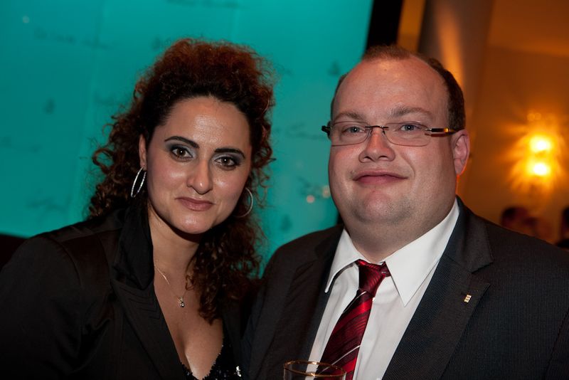 Besa Agaj (IT-BUSINESS) und Rolf Mittag (Komsa) (Archiv: Vogel Business Media)