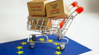 e-commerce-20eu-manassanant-adobestock-510993880-neu-900x506 (Bild: manassanant/Adobe Stock)