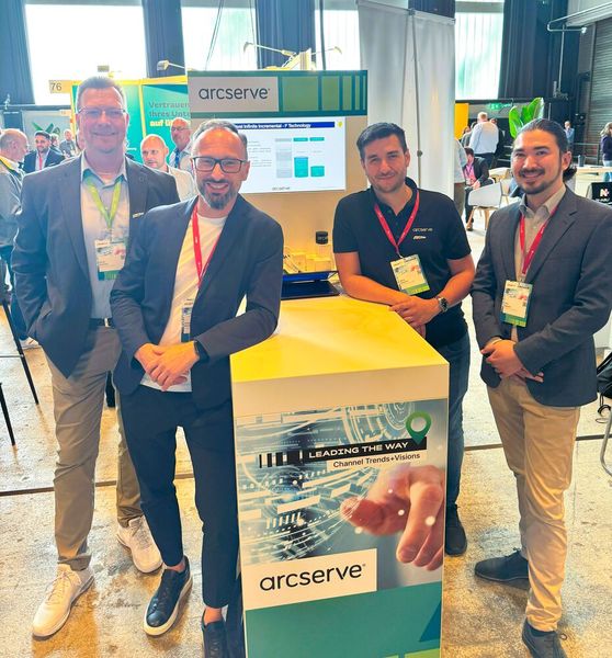 Ein erfolgreicher Messetag für das Arcserve-Team mit Oliver Kirchner, Sven Richter, Deniz Alboyaci, Toni Nguyen (Bild: Vogel IT-Medien GmbH)